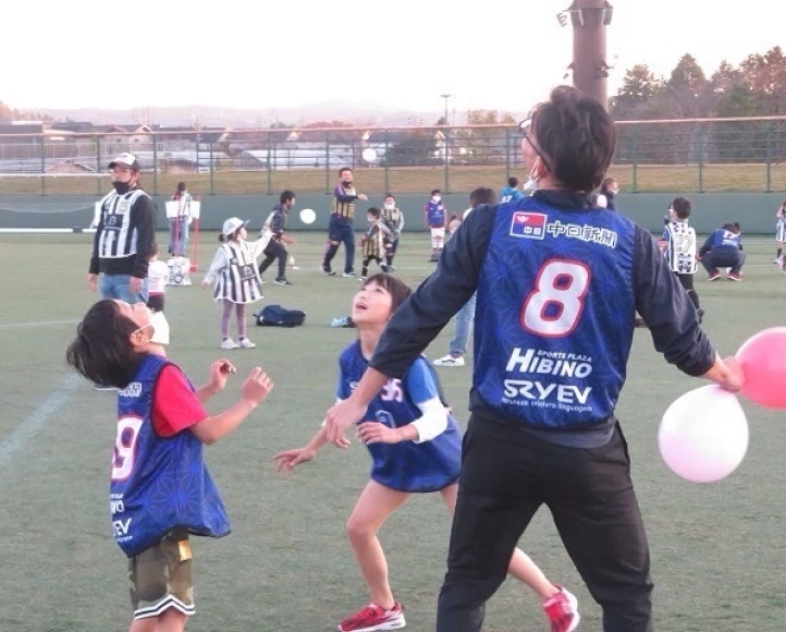 親子でボール遊び